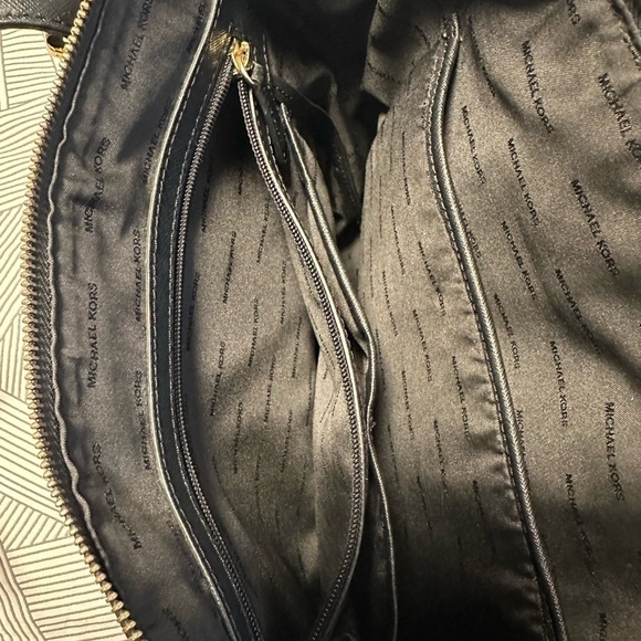 EUC Michael Kors Tote Bag with Gold Tone Hardware - Picture 6 of 6